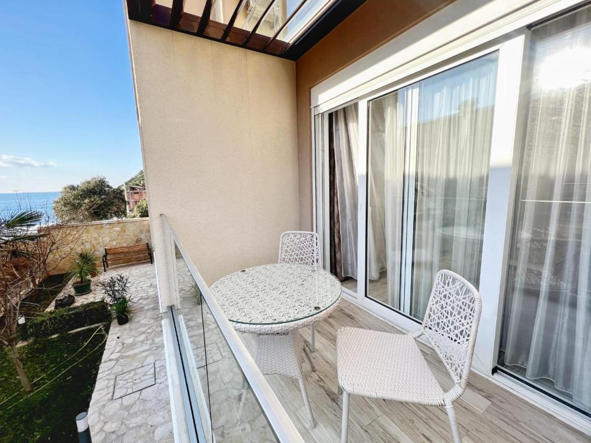 Yourhome Beach Apartments Добра вода Екстериор снимка